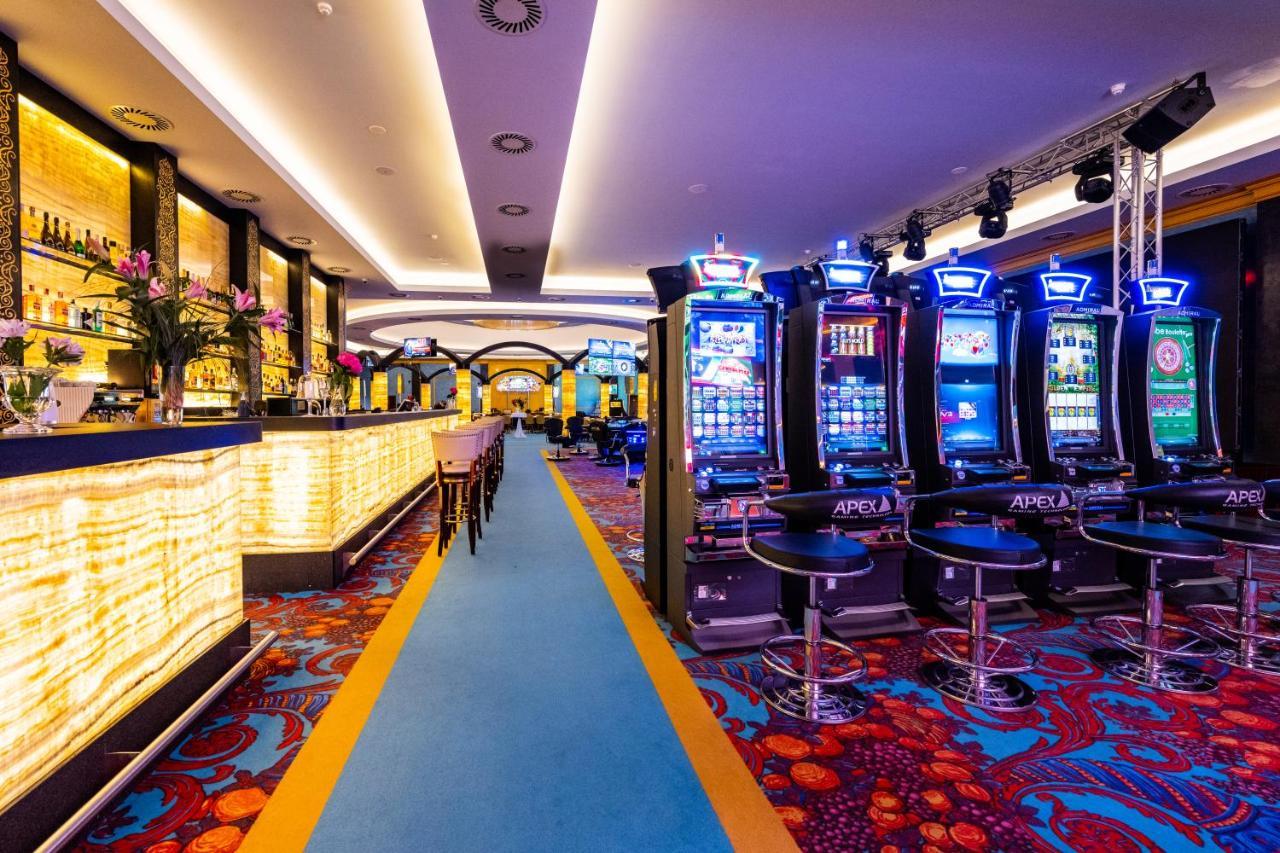 Imperial Casino Strazny Hotel 外观 照片